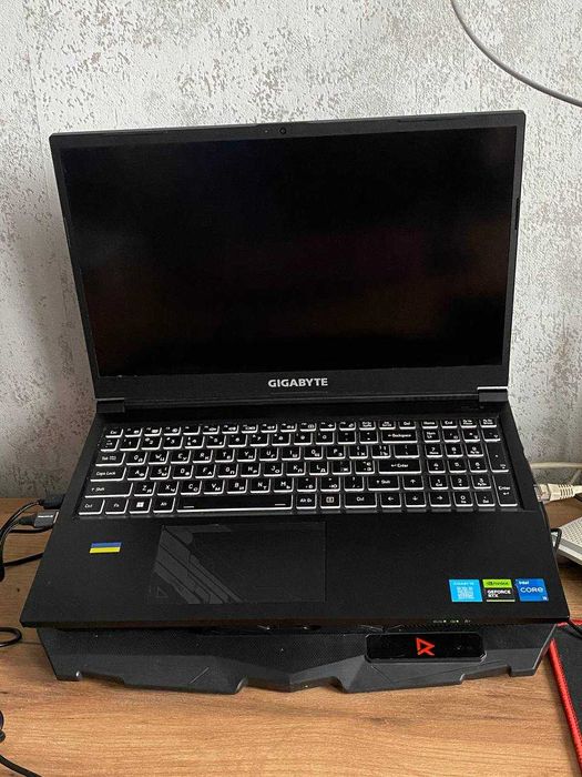 Gigabyte G5 KF i5-12500H/RTX 4060 8 GB/DDR4 32 GB/512 + 1TB SSD M.2