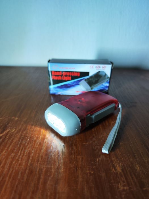 Фонарик карманный ручной на динамомашине недорого!
