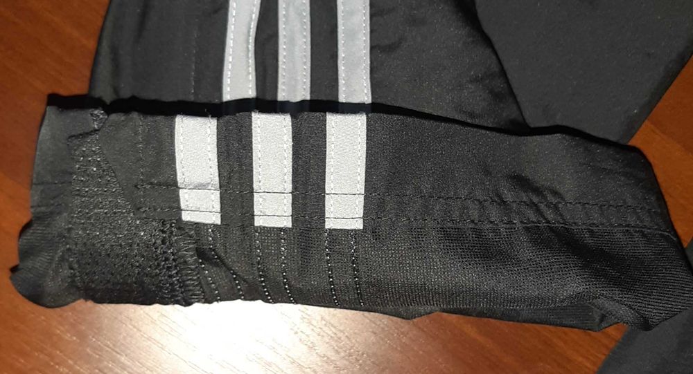 Adidas, czarne z białymi dodatkami, climaproof