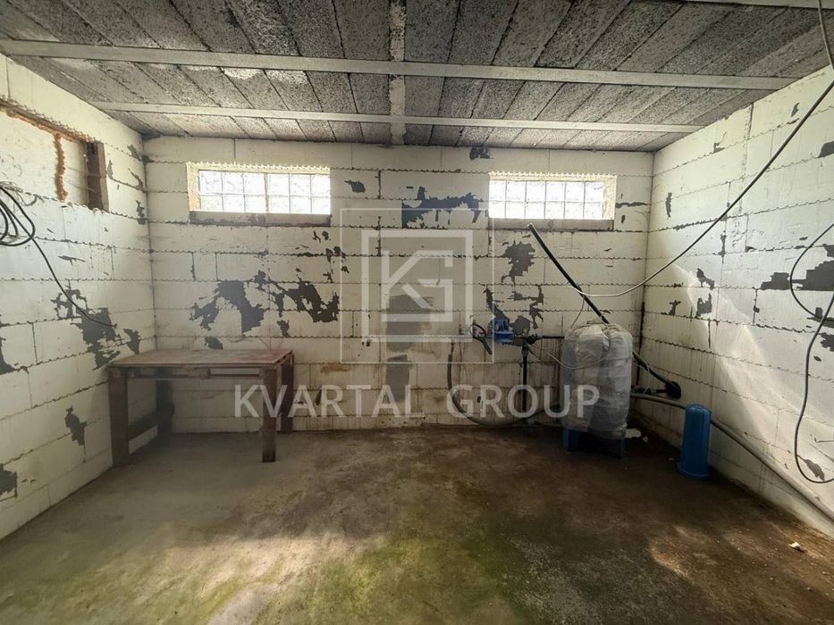 Продаж будинку 180 м² на 11 сотках з гаражем, підвалом 105 м² та укриттям в Блиставиці.