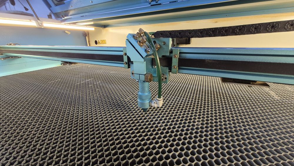Máquina de corte e gravação laser ThunderLaser Nova51 1300x900mm