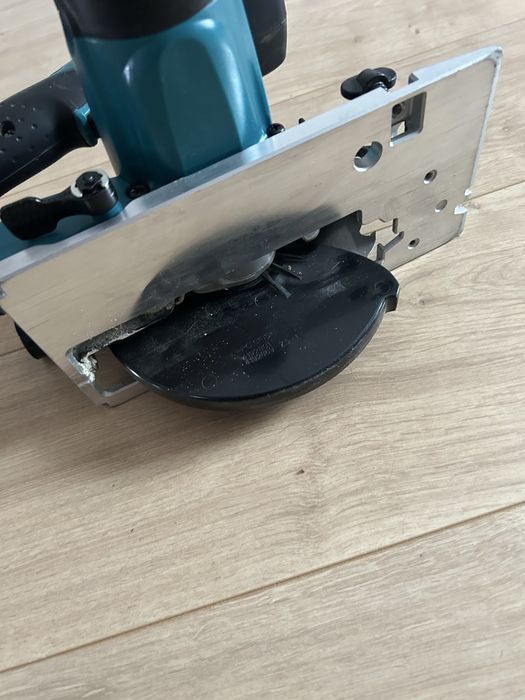 Pilarka makita DSS610