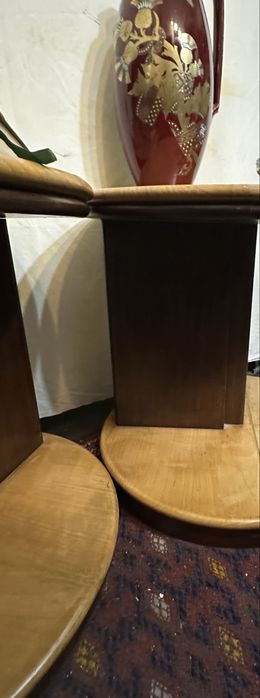Par de Mesas de Apoio Art Déco em Madeira Maciça