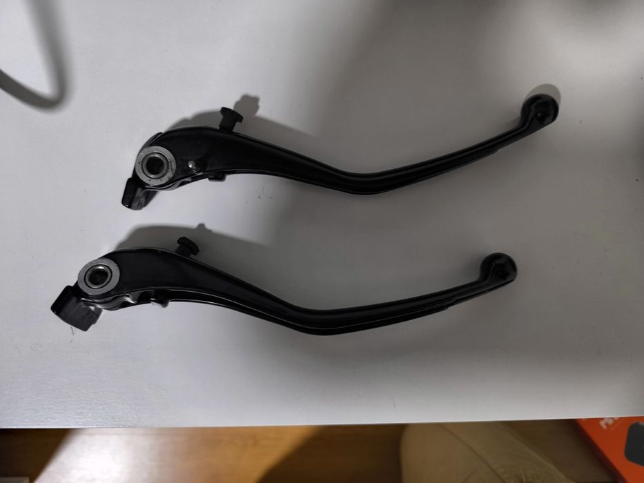 Manetes Ducati - não são originais