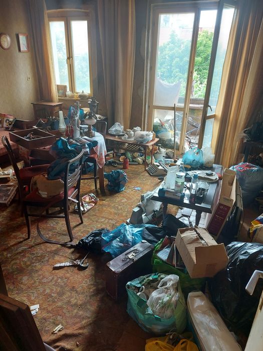 Opróżnianie Mieszkań Domów Strychów Piwnic Garaży Wywóz Gabarytów