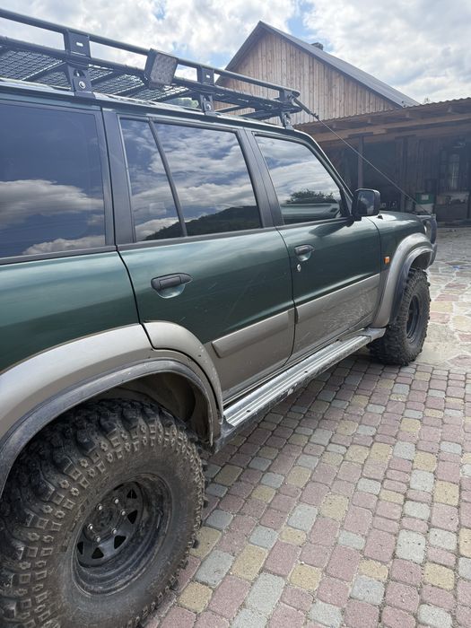 Джип Nissan Patrol