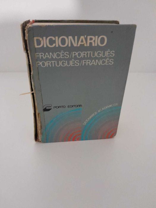 Francês-Português à Mão: O Dicionário Essencial da Porto Editora