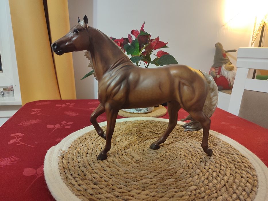 Breyer Latigo Dun