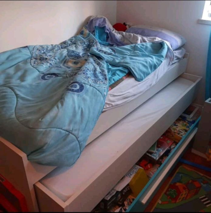 Beliche com prateleira