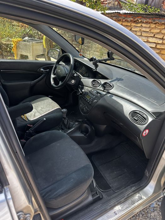 Ford focus MK1 Sedan 2000 1.6 gasolina