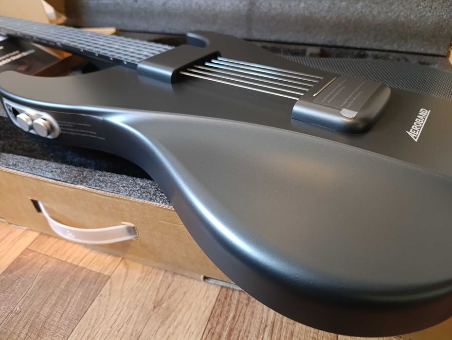 Smart gitara cyfrowa AeroBand Guitar | Kontroler MIDI | Głośnik | Komplet