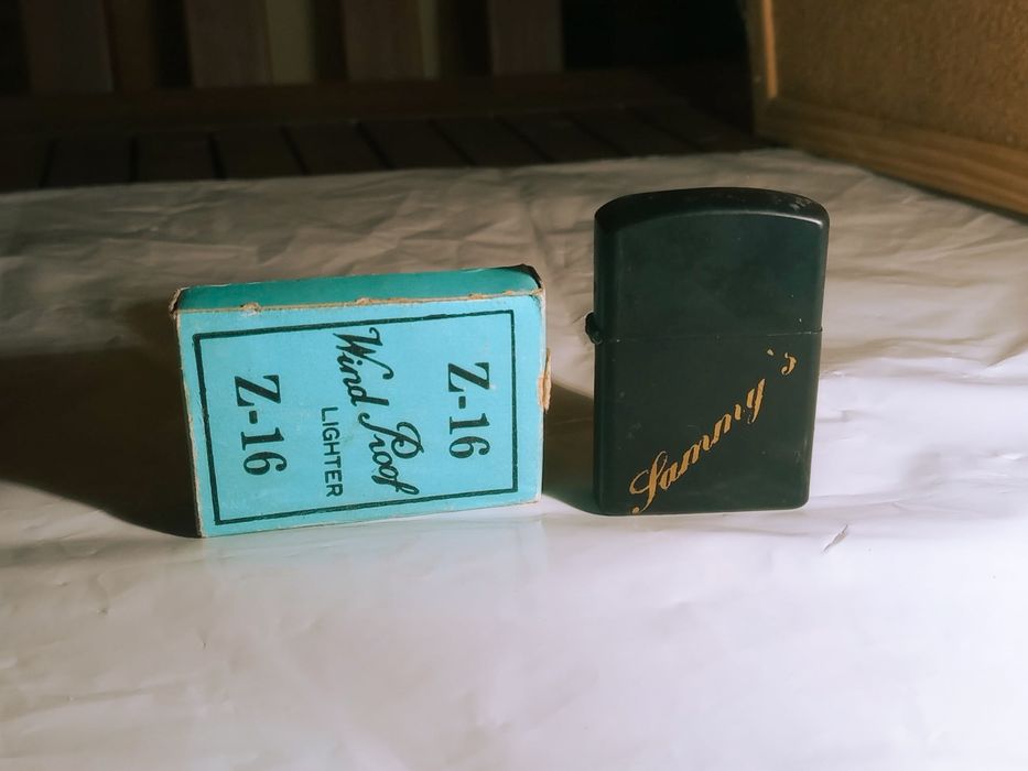 Isqueiro antigo tipo Zippo