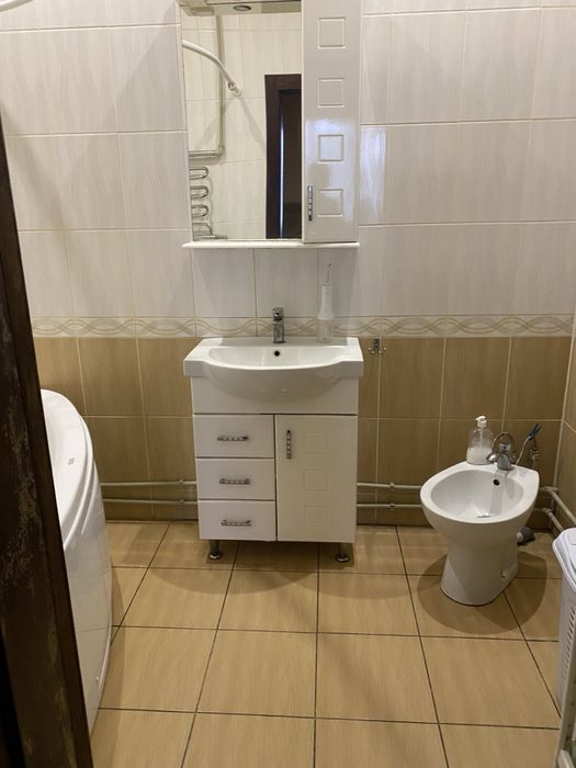 Продається двоповерховий будинок у місті Берестин.