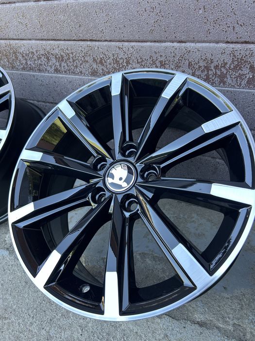 Диски 5/112r17 London Лондон Пасат Б8 Vaggroup PassatB8