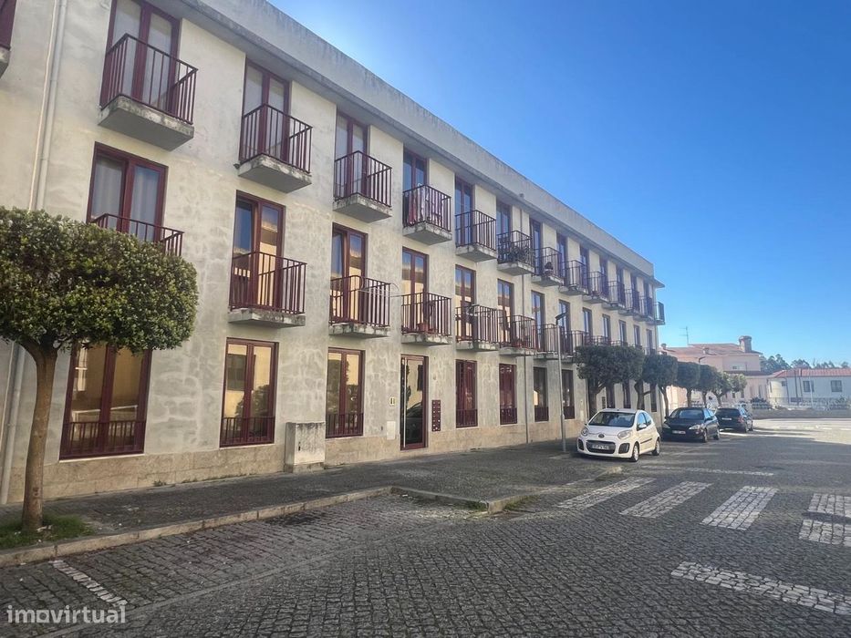 Apartamento T1 como novo, garagem fechada