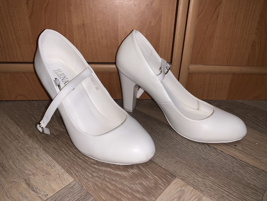 Весільні туфлі б/в