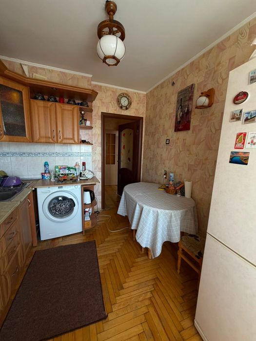 Продаж 4-х кімнатної квартири