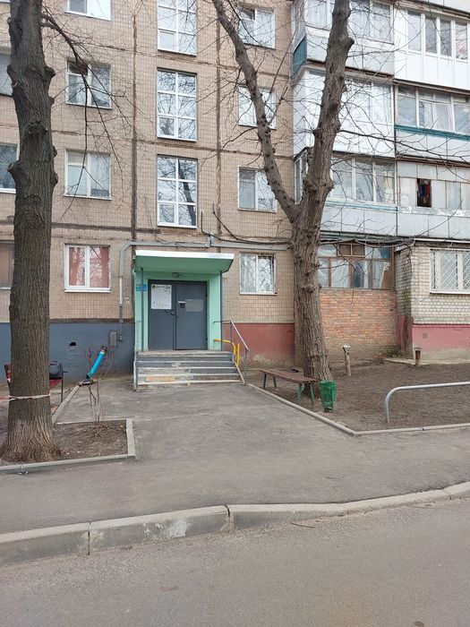 Срочно продам комнату на Гвардейцев Широнивцев