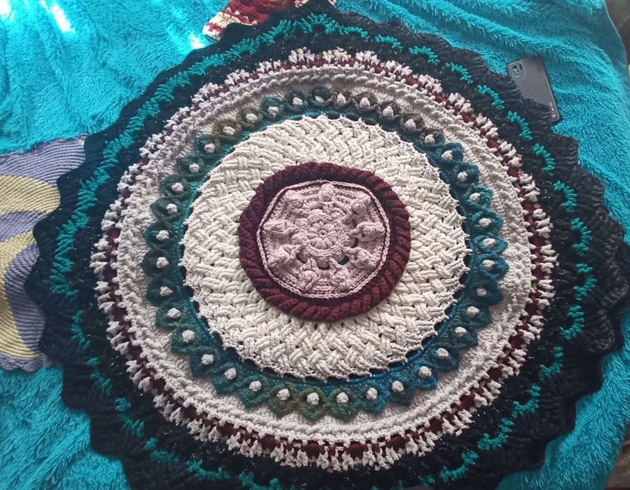 красивые вязанные коврики