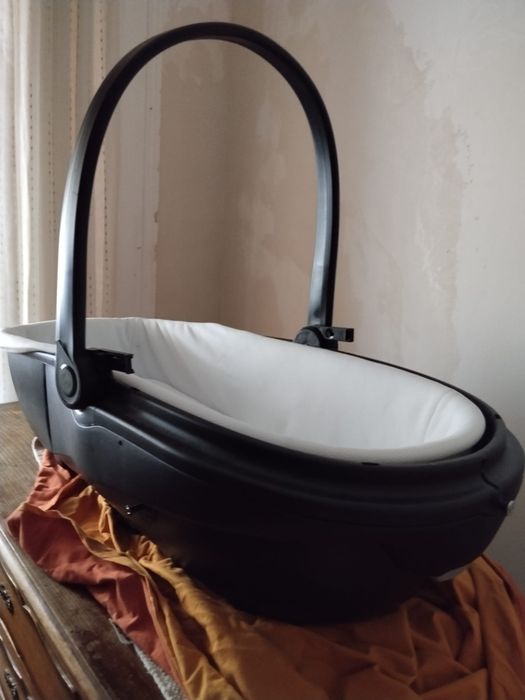 Berço de bebê novo