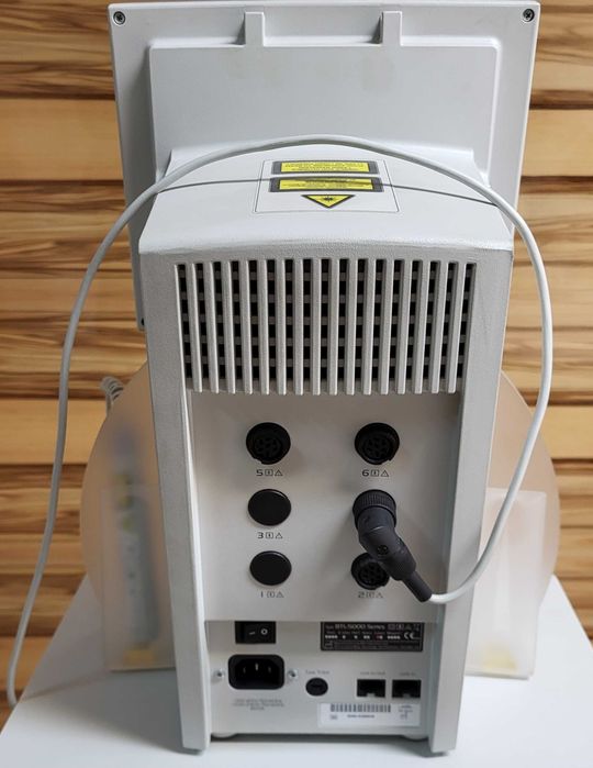 LASER BTL-5110 ze stolikiem stan idealny