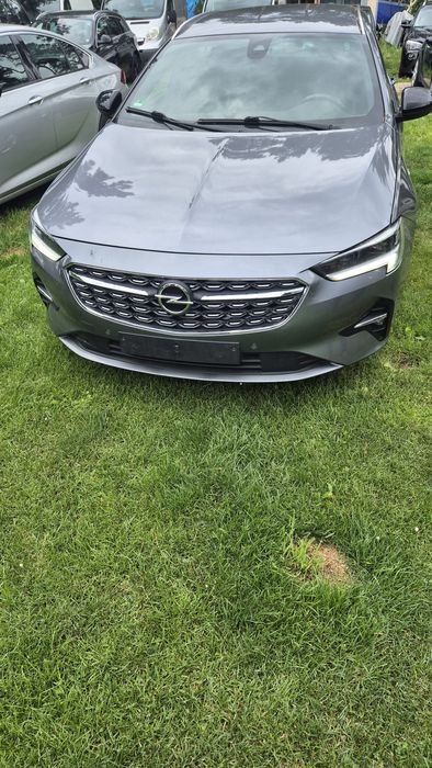 Opel Insignia kombi sedan
