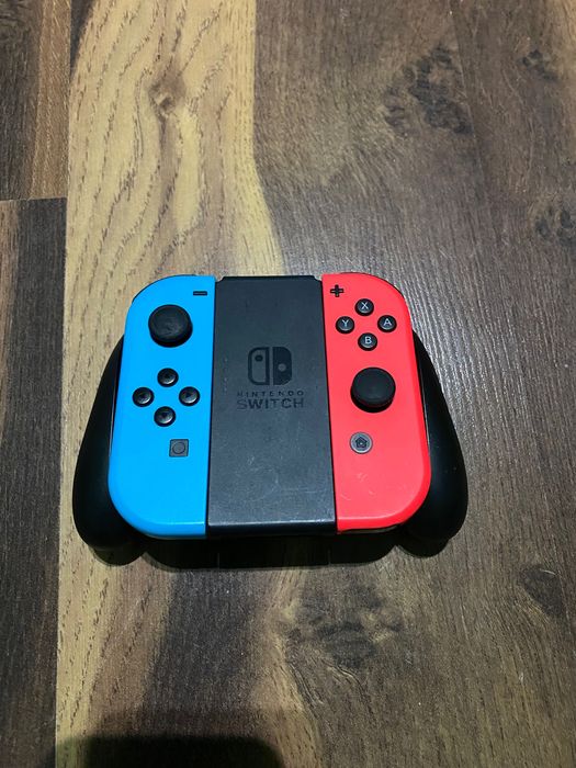 Nintendo Switch + Pokémon: Let’s Go, Pikachu