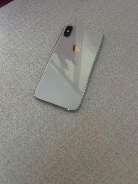 Продам терміново iPhone X, в хорошу стані