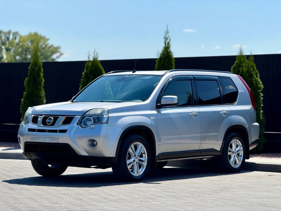 Nissan Xtrail целый