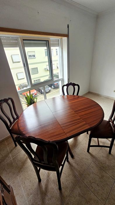 Mesa Madeira 110 cm extensível + conjunto 4 cadeiras