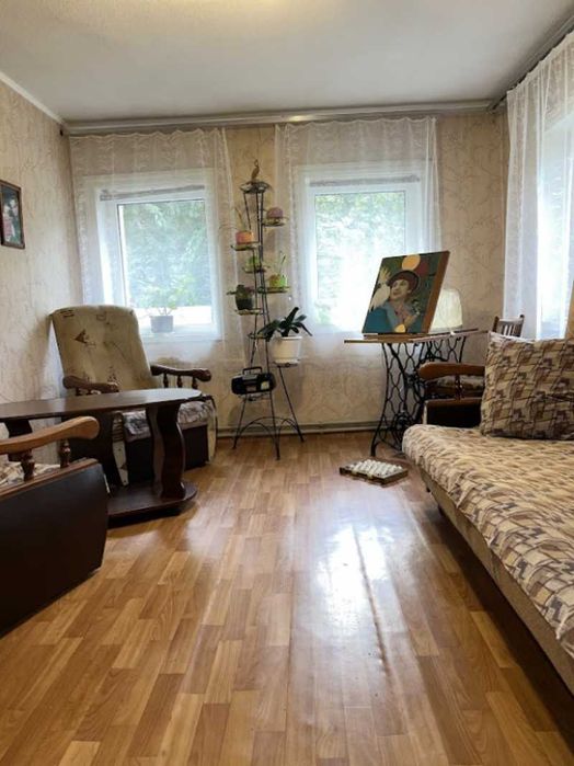 Продається окремий житловий будинок по вул. Грушевського. Галина