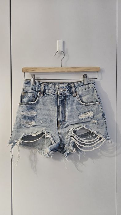 Krótkie spodenki Bershka