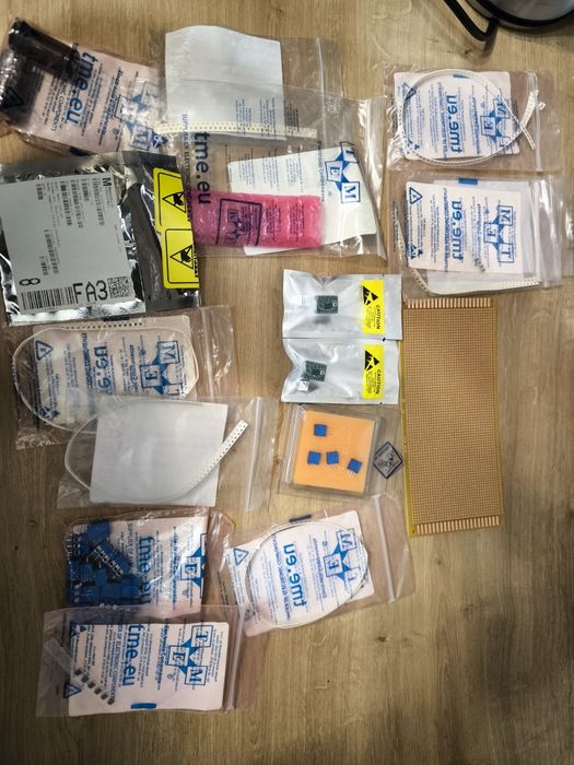 Mix elementów elektronicznych