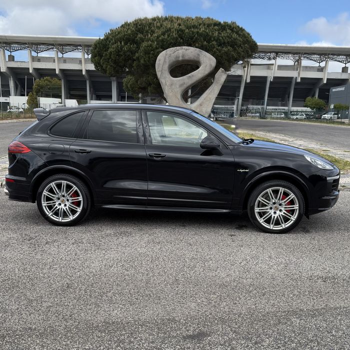 Porsche Cayenne S E-Hybrid Plug-In **Desde 435€**