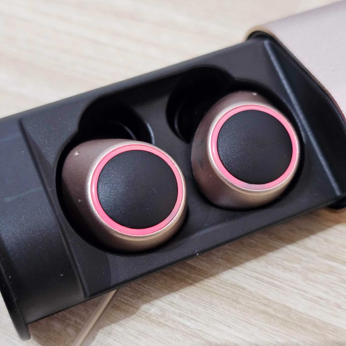 Auriculares TWS Creative Outlier Air Gold