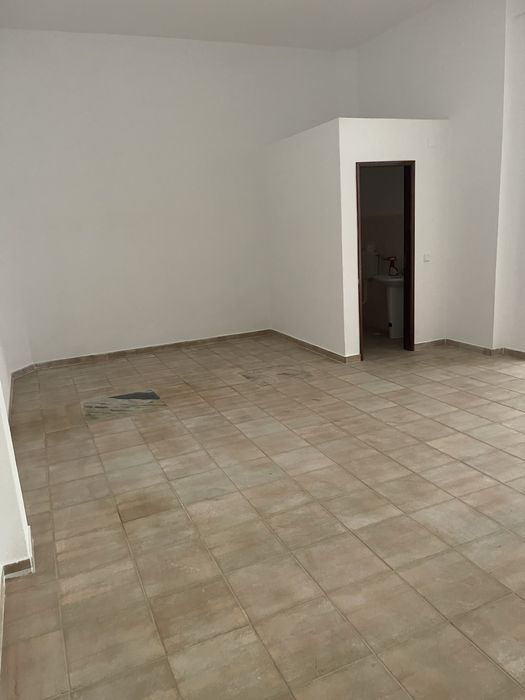 Garagem em Belas 72m2