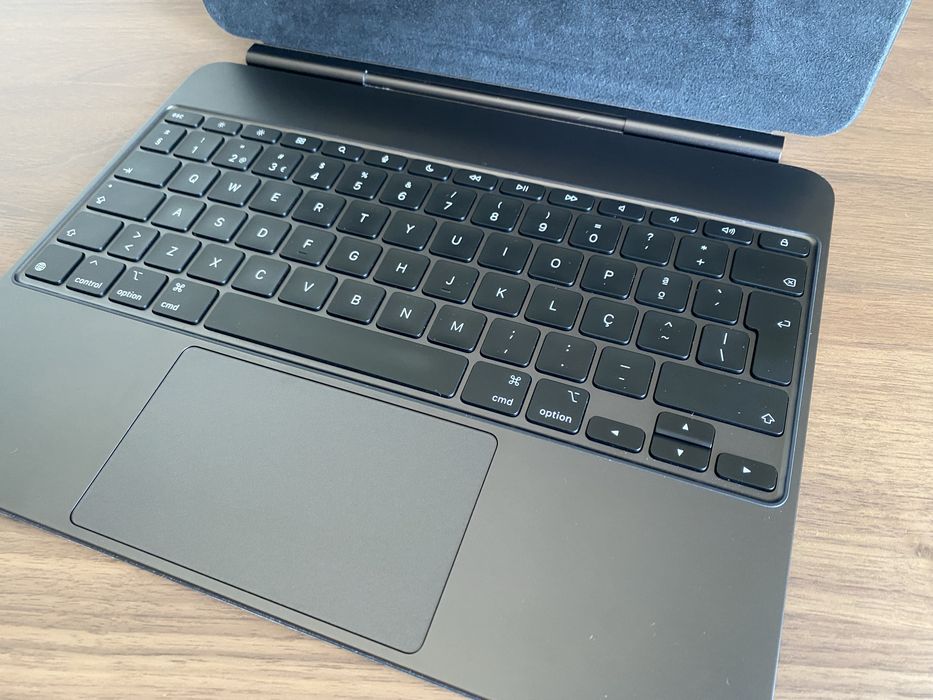 iPad Magic Keyboard 13”