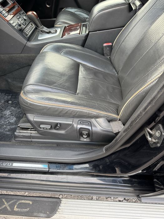 В розборі Вольво хс90 2011 року 2.4 дизель