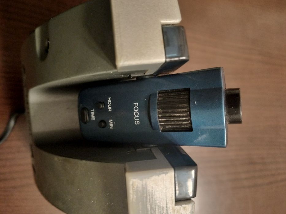 Radio MC onda  com projetor das horas