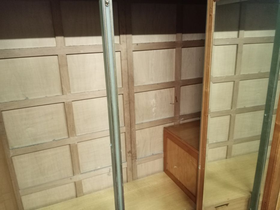 Cama e guarda roupa antigo