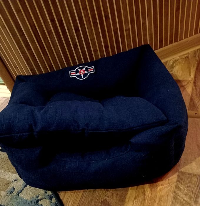 Лежак для невеликих собак