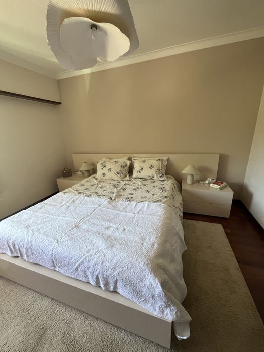 Cama Casal 1,60x2,00 + Mesas de Cabeceira