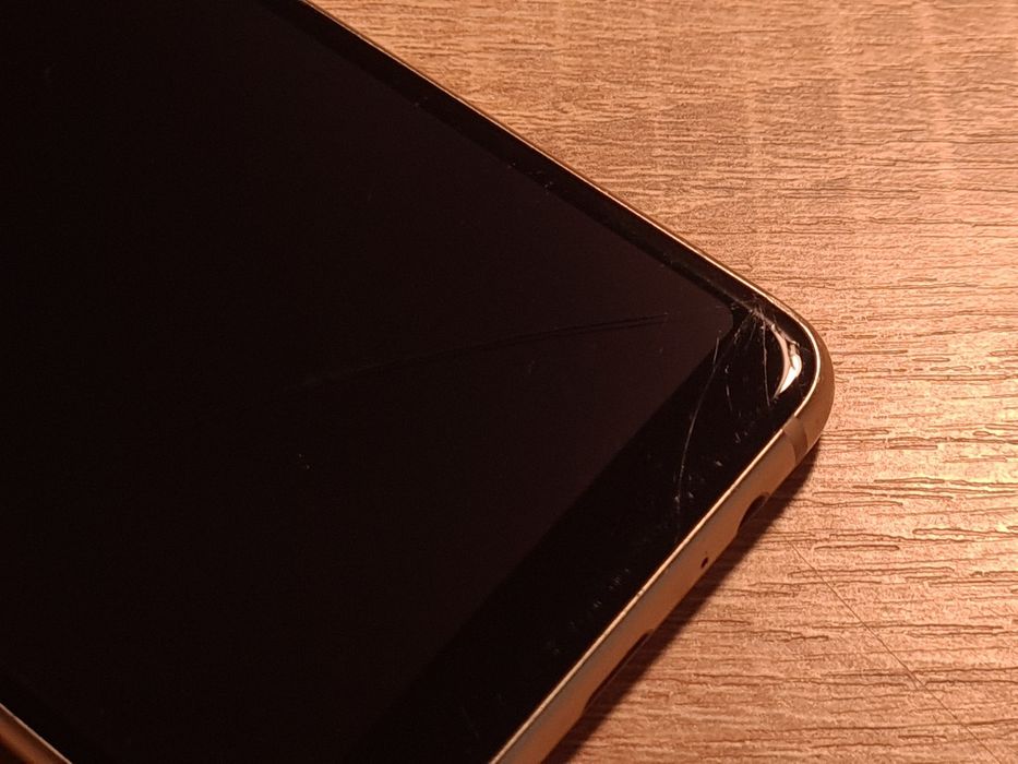 Samsung a8 2018 32/4 телефон самсунг а8 2018