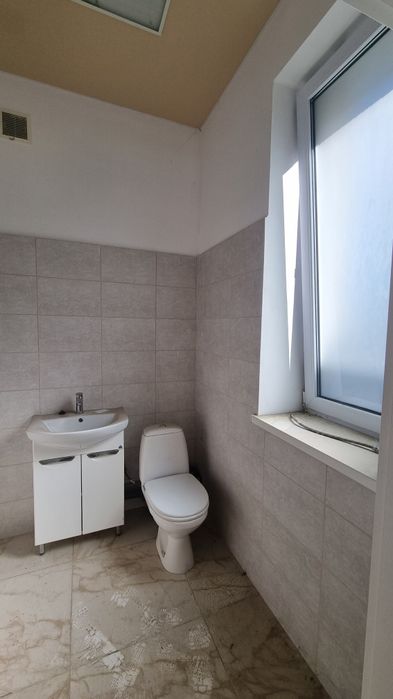 Перша Здача офісного комерційного приміщення 200м²  _LO - Więcej