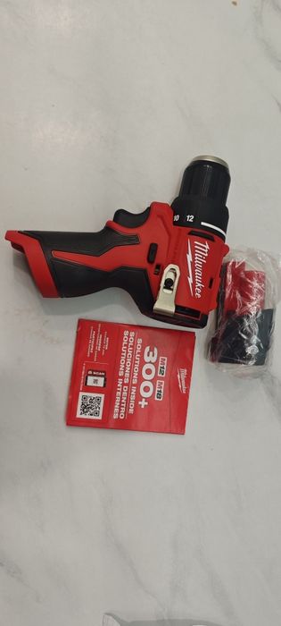 Wkrętarka Milwaukee m12 NOWA plus BATERIA !!!