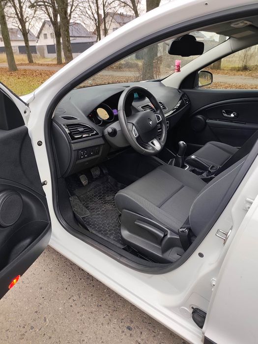 Продам Renault Megane 3 1.6 бензин 2012