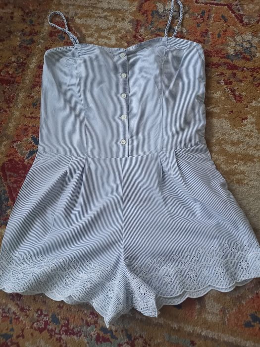 Biało niebieskie paski letni kombinezon na naramkach rozmiar S Oysho