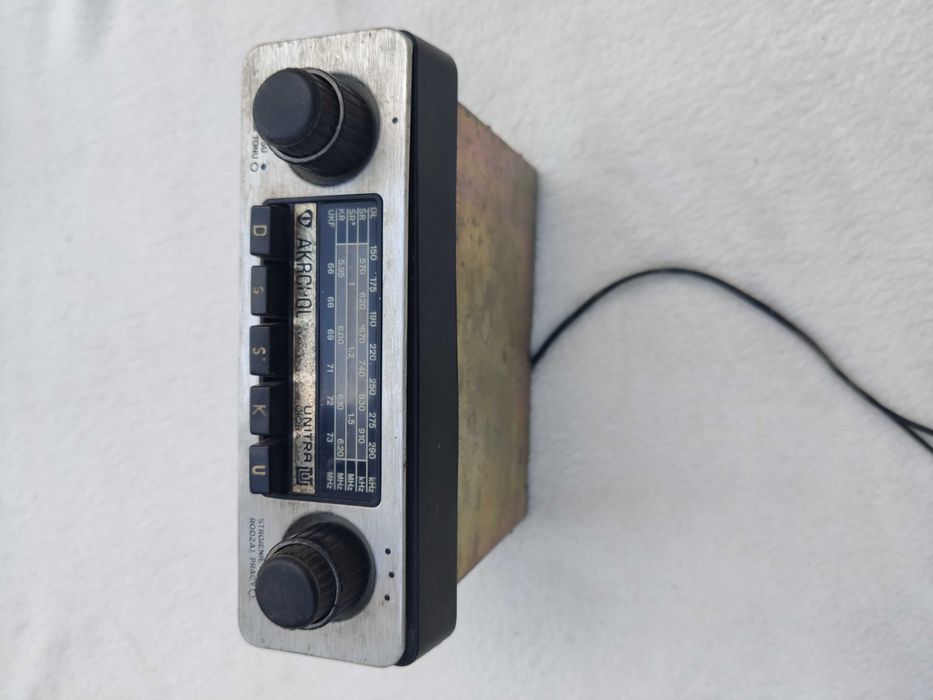 Radio samochodowe UNITRA