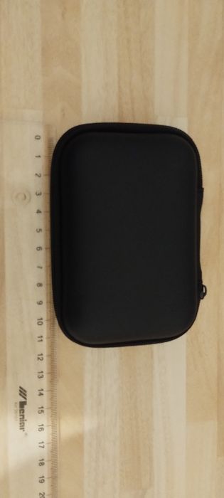 Mini etui na słuchawki, pendrive, kable, ładowarkę