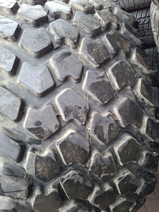 Opona Michelin 24x21. Piękna.